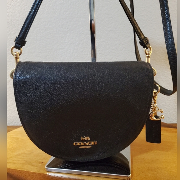 Coach Handbags - COACH ELLEN BAG IN GOOD GENTLY USED CONDITION!